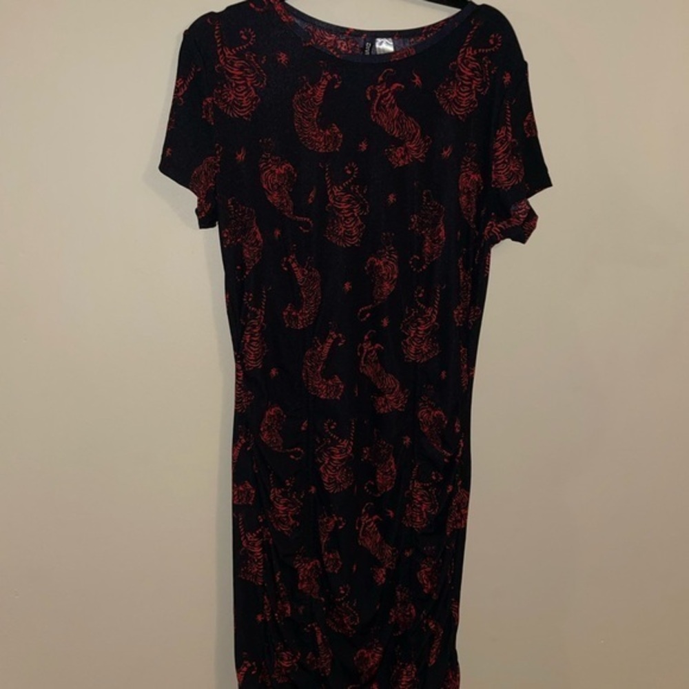 Women Short Sleeve Paisley Print Dress with side Ruching Size XL